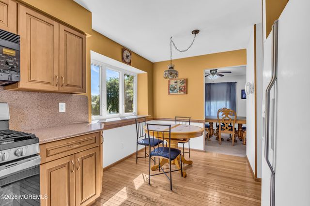 27 Cherry Bend Drive N, Howell, NJ 07731