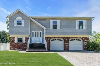27 Cherry Bend Drive N, Howell, NJ 07731
