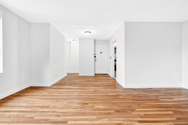 2244 Bronx Park E 5A, Bronx, NY 10467