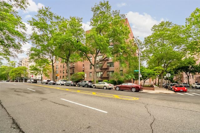 2244 Bronx Park E 5A, Bronx, NY 10467