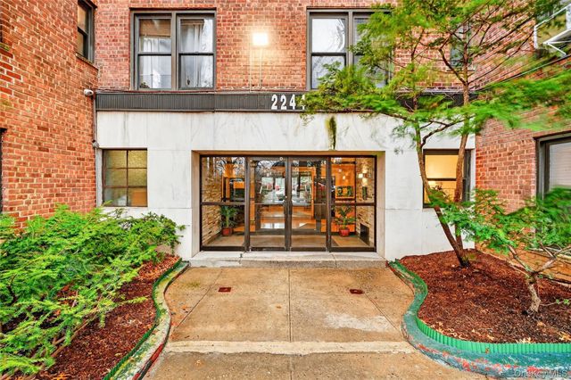 2244 Bronx Park E 5A, Bronx, NY 10467