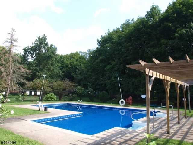 520 Turnpike C221 221, Pequannock Twp., NJ 07444