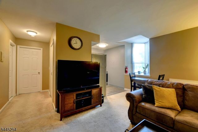 520 Turnpike C221 221, Pequannock Twp., NJ 07444