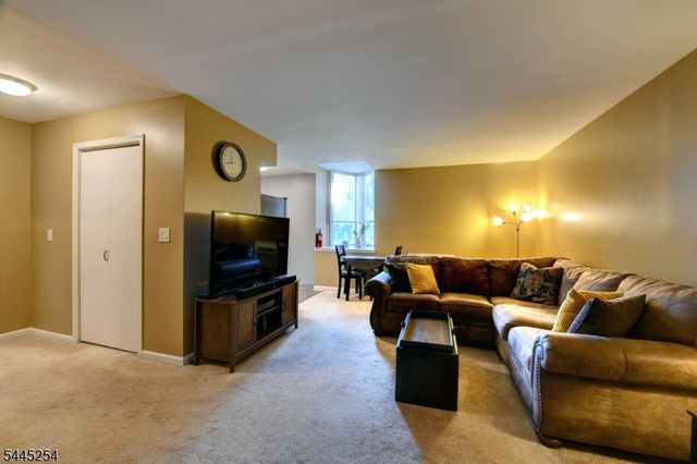 520 Turnpike C221 221, Pequannock Twp., NJ 07444
