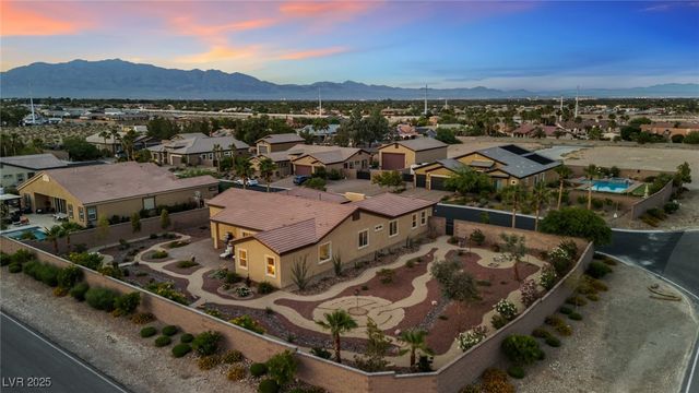 4317 Velvet Ridge Court, Las Vegas, NV 89129