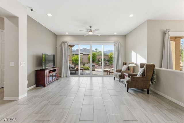 4317 Velvet Ridge Court, Las Vegas, NV 89129