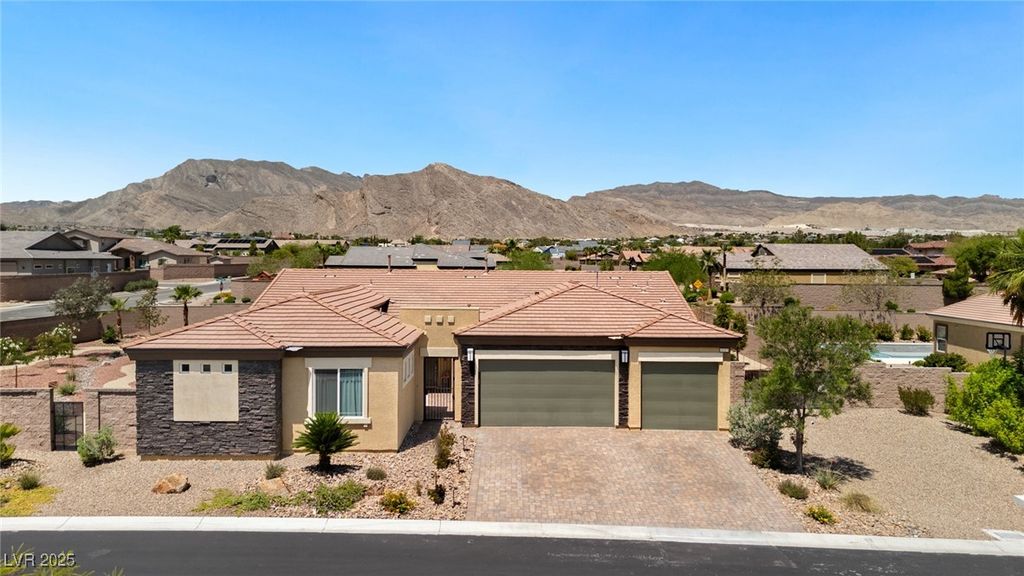 4317 Velvet Ridge Court, Las Vegas, NV 89129