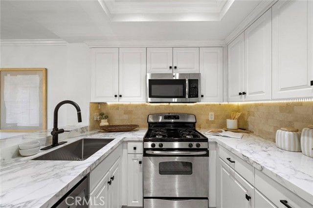 168 23rd D, Costa Mesa, CA 92627