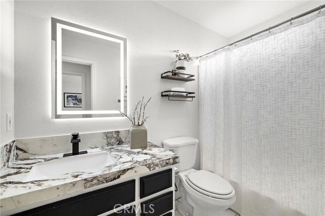 168 23rd D, Costa Mesa, CA 92627