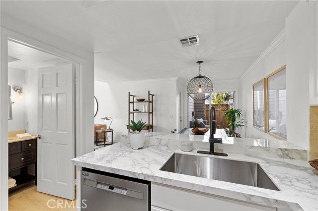 168 23rd D, Costa Mesa, CA 92627