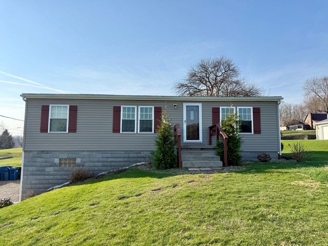 414 Gardner Center Rd, Shenango Twp, PA 16101