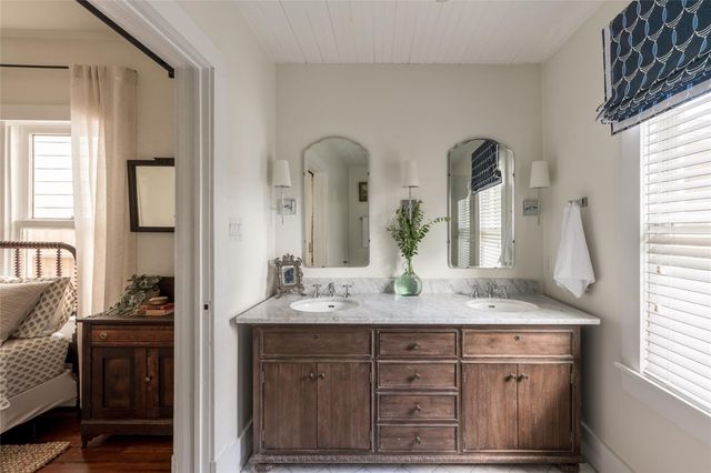 108 E 27th Street, Houston, TX 77008