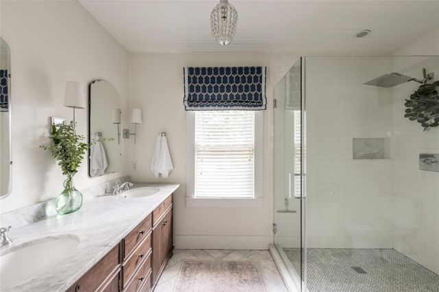 108 E 27th Street, Houston, TX 77008