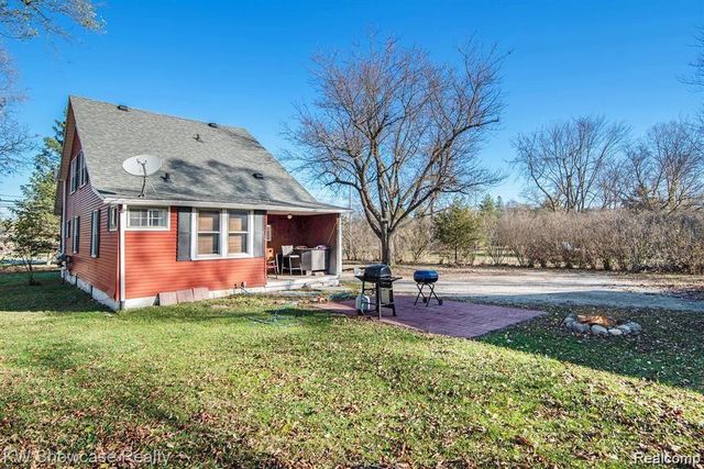 1261 W Grand Blanc Road, Grand Blanc, MI 48439