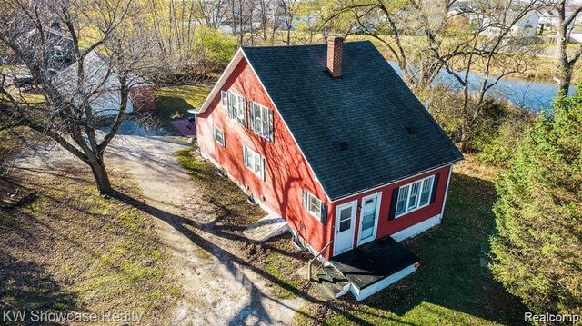 1261 W Grand Blanc Road, Grand Blanc, MI 48439