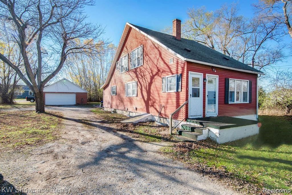 1261 W Grand Blanc Road, Grand Blanc, MI 48439