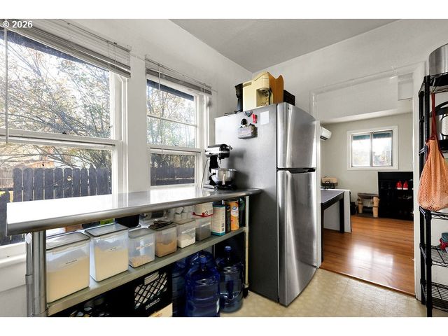 1071 W 11TH Ave, Eugene, OR 97402