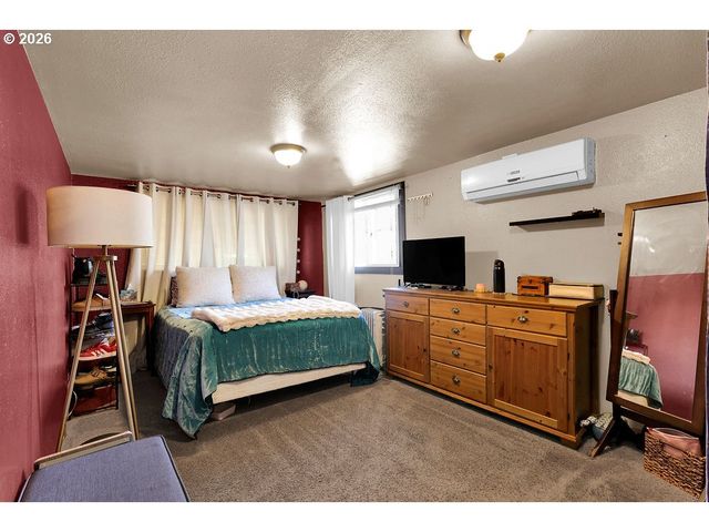 1071 W 11TH Ave, Eugene, OR 97402