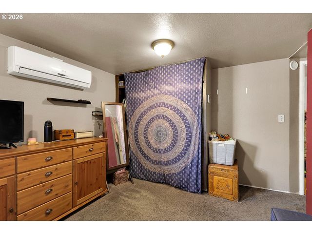 1071 W 11TH Ave, Eugene, OR 97402