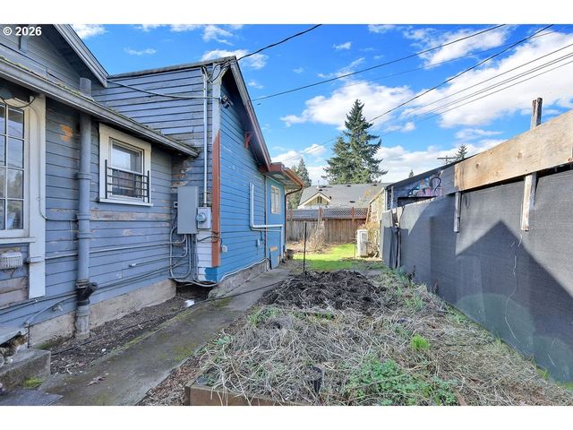 1071 W 11TH Ave, Eugene, OR 97402