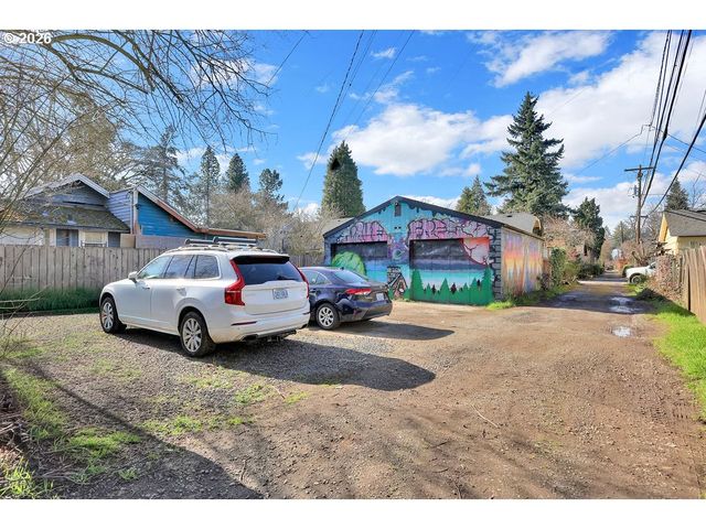 1071 W 11TH Ave, Eugene, OR 97402