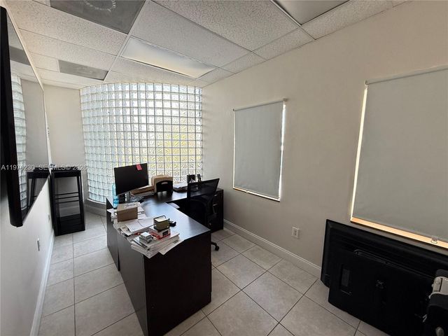 8000 NW 31st St 1, Doral, FL 33122