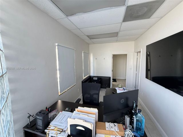 8000 NW 31st St 1, Doral, FL 33122