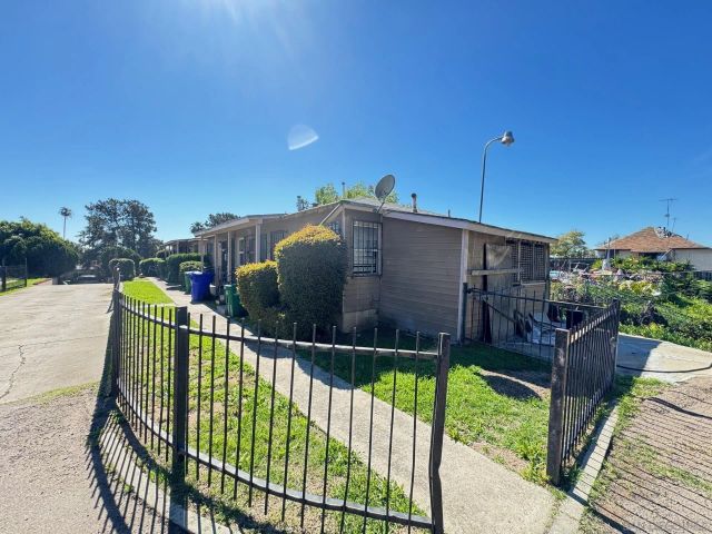 5402-8 Churchward St, San Diego, CA 92114