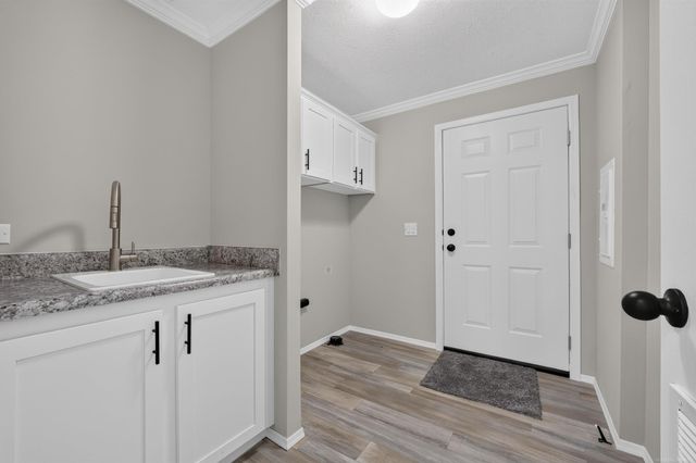 180 Riviera Drive, Lapeer Twp, MI 48446