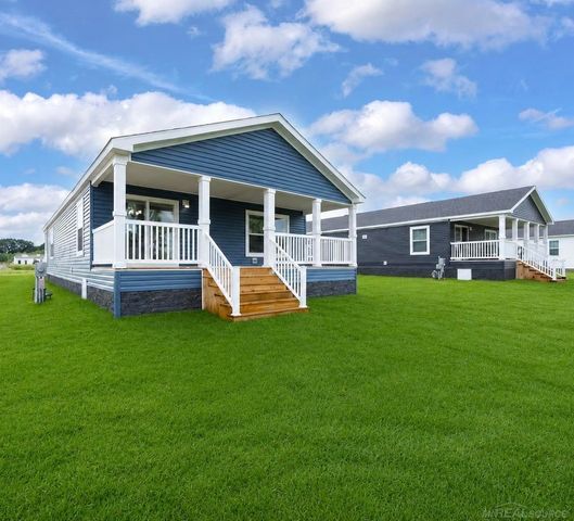 180 Riviera Drive, Lapeer Twp, MI 48446
