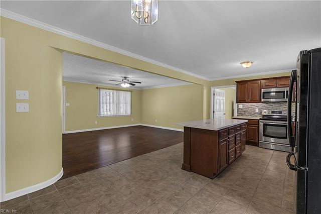 8174 Brook CT, Gloucester, VA 23061