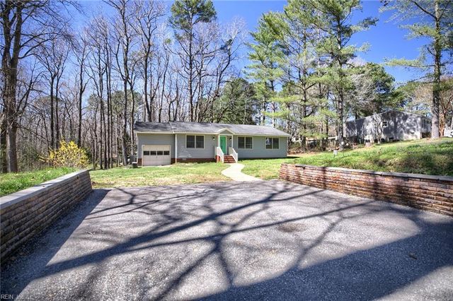 8174 Brook CT, Gloucester, VA 23061