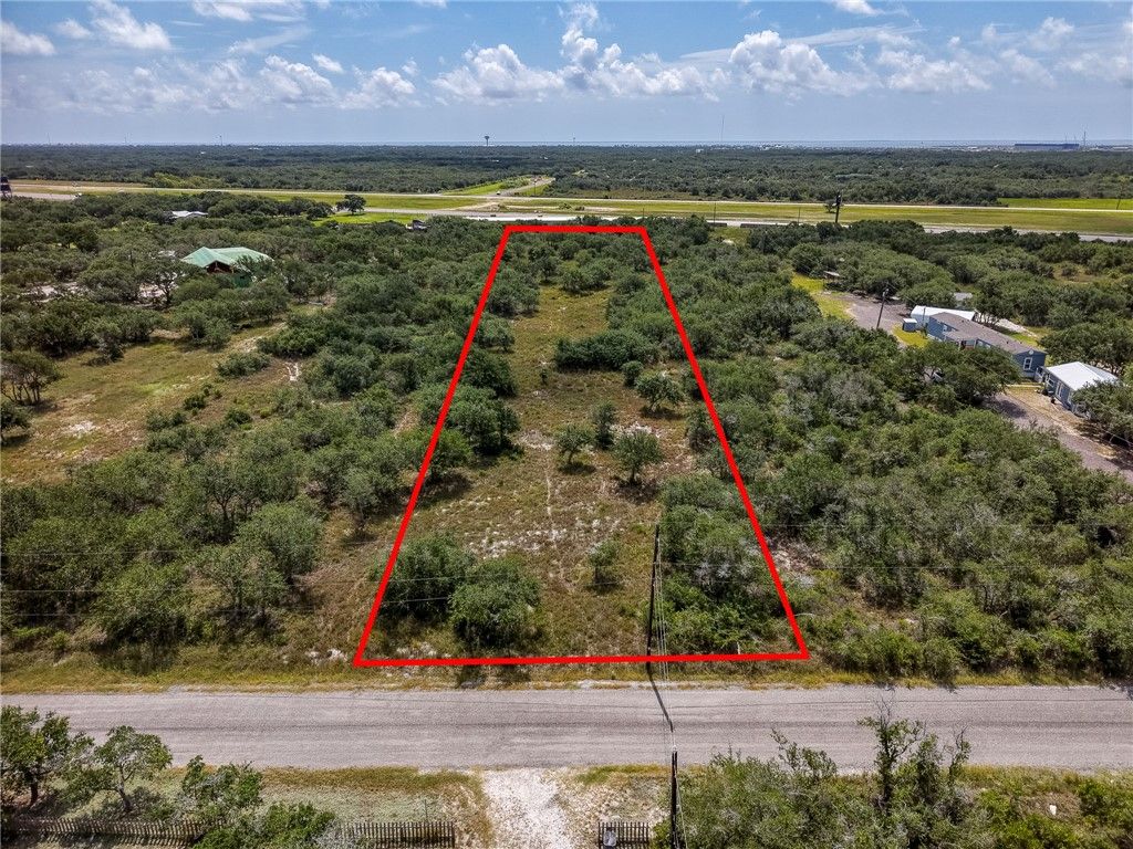 814 Holly Rd, Rockport, TX 78382 — exterior