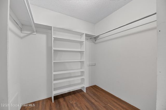 615 Thompson Road, Lithia, FL 33547