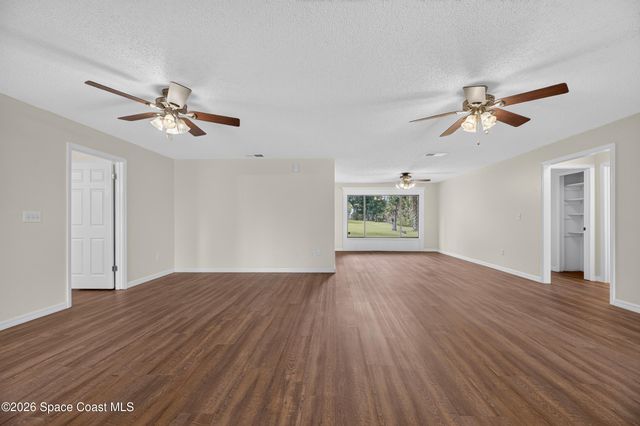 615 Thompson Road, Lithia, FL 33547