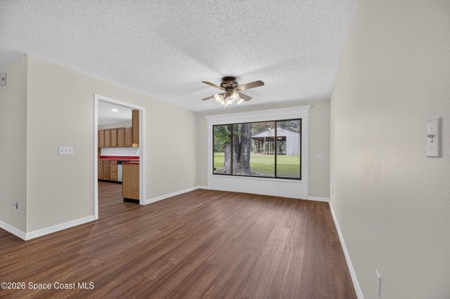 615 Thompson Road, Lithia, FL 33547