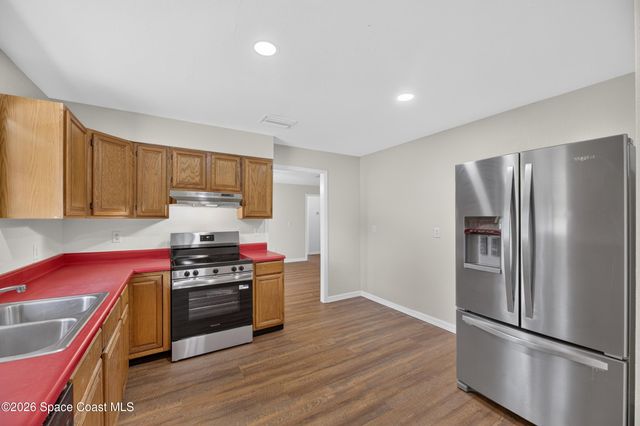 615 Thompson Road, Lithia, FL 33547