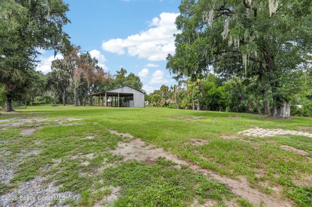 615 Thompson Road, Lithia, FL 33547