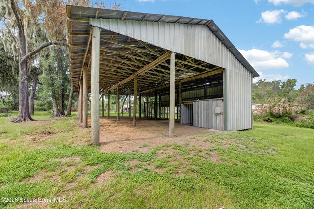 615 Thompson Road, Lithia, FL 33547
