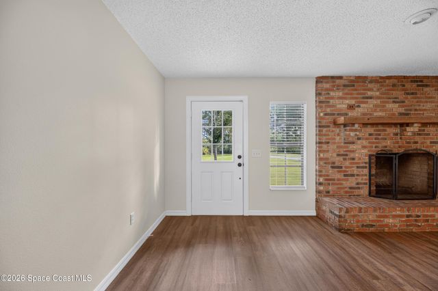 615 Thompson Road, Lithia, FL 33547
