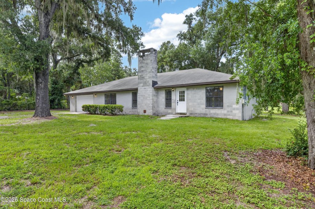 615 Thompson Road, Lithia, FL 33547