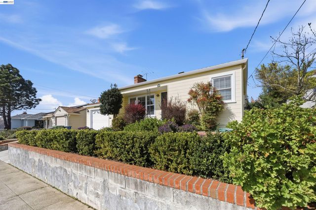 4164 Seven Hills Rd, Castro Valley, CA 94546