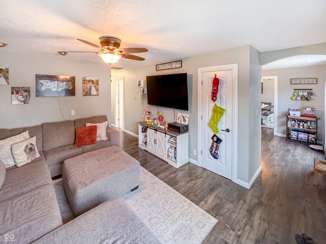 118 Brentwood Lane, Whiteland, IN 46184