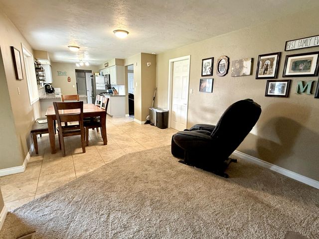 106 Victoria Way, Central Point, OR 97502