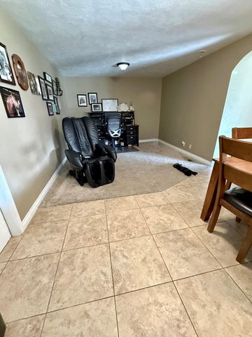 106 Victoria Way, Central Point, OR 97502