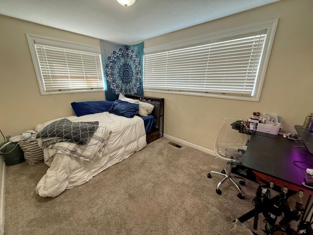 106 Victoria Way, Central Point, OR 97502