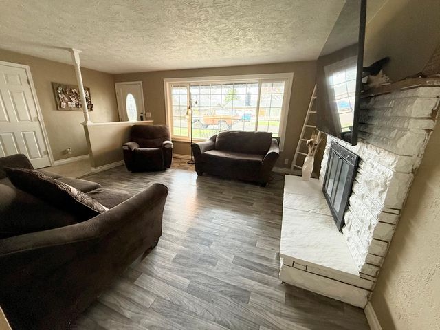 106 Victoria Way, Central Point, OR 97502