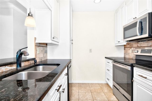 2245 GREENWICH DRIVE 0, Sun City Center, FL 33573