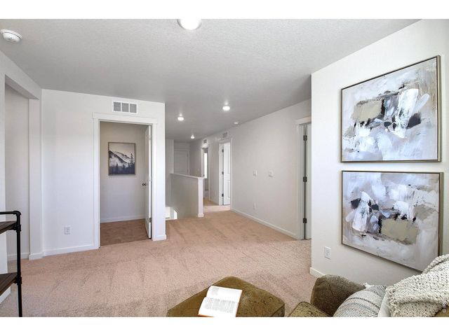 463 Thrush Pl, Johnstown, CO 80534