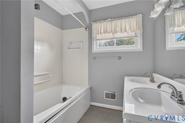 9200 Philmont Dr, Henrico, VA 23294